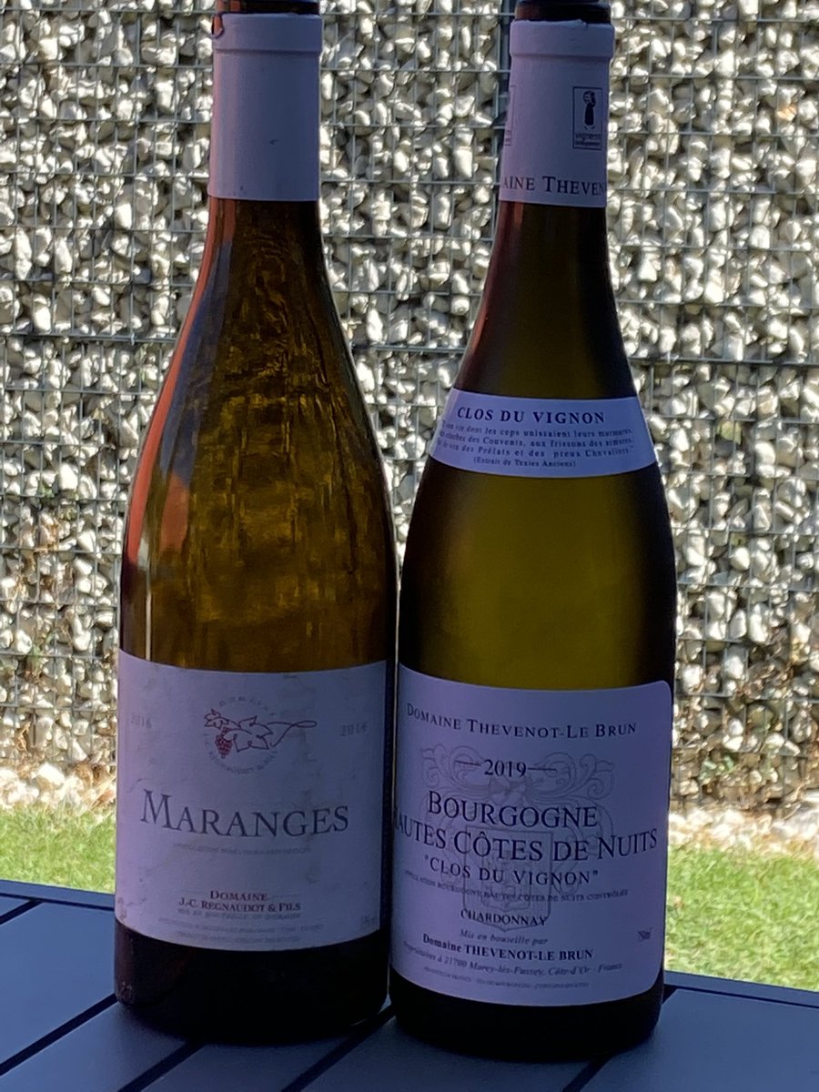 ChPaillet21's tweet photo. #Bus… deux excellents vins de Bourgogne avec un super  rapport qualité/prix ! 
❤️ #Maranges 2016 de JC Regnaudot. Magnifique !
💛 #HautesCôtesdeNuits Clos du Vignon du domaine Thevenot-Lebrun. Splendide ! https://t.co/3usNSGY09q