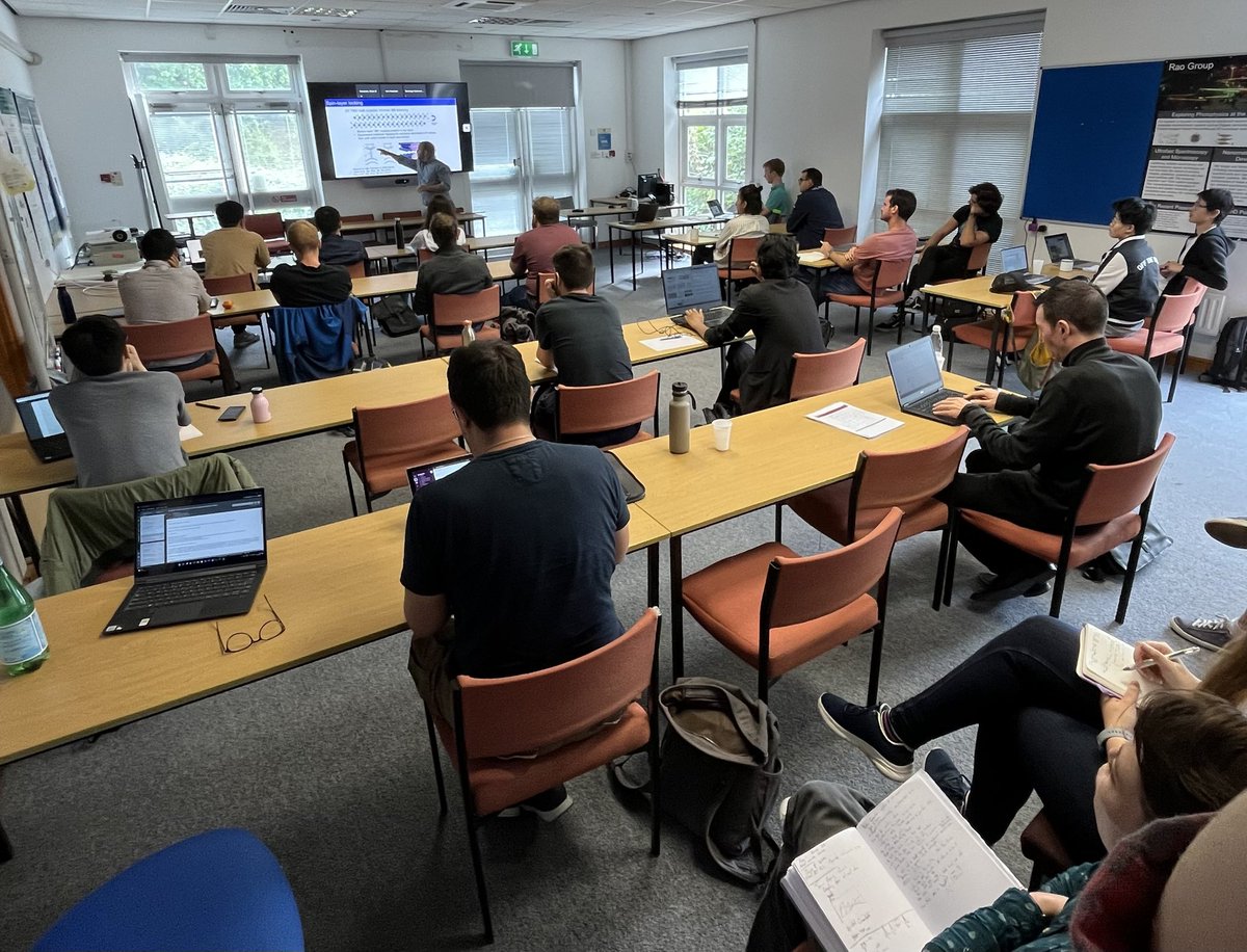 MeteAtature's tweet photo. Next we have Brian Gerardot giving a nice lecture on the #optics of 2d layered materials. #QUDOTTECH https://t.co/Hr7yOHlhzI