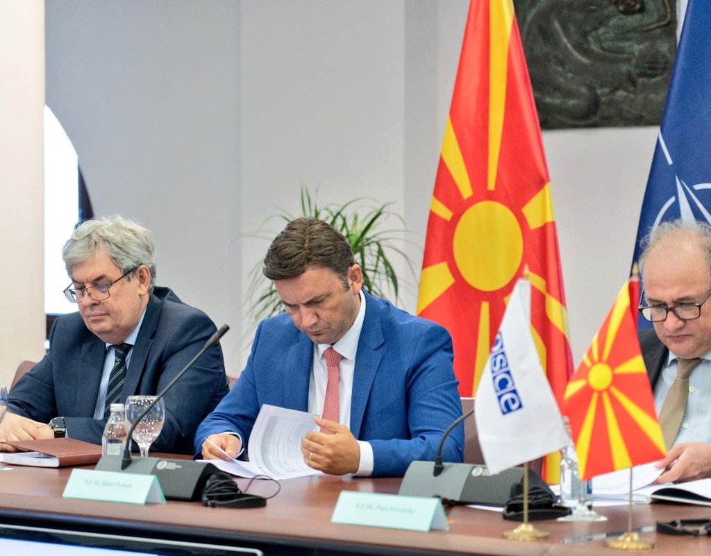 Bujar_O's tweet photo. 📍Preparing for a successful #CiO - #OSCE2023🇲🇰

2️⃣day intensive training has started for @MFA_MKD Task Force #Skopje &amp; @mission_vienna, conducted by CORE/IFSH - Hamburg. @IFSHHamburg https://t.co/vZsAe1APRk