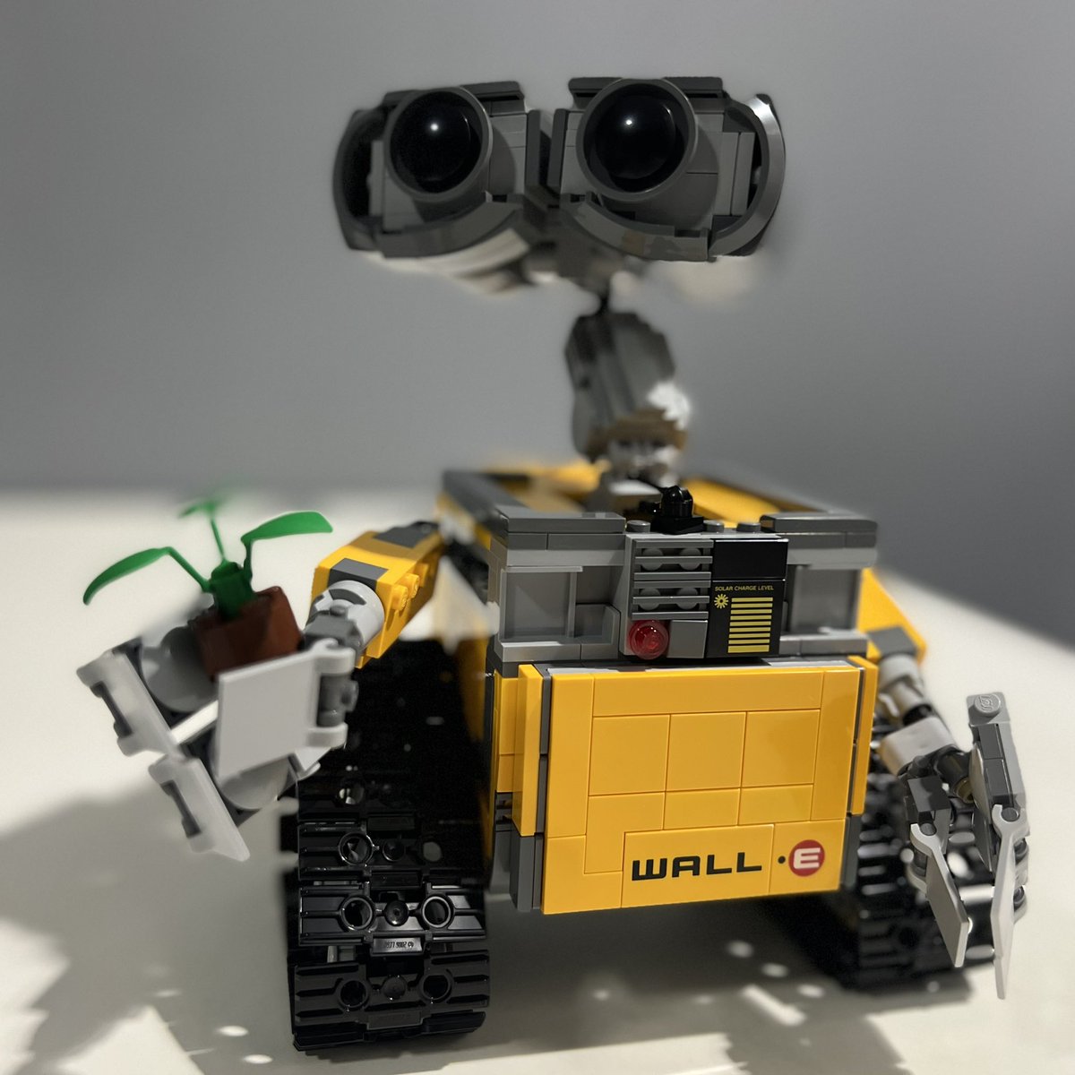 MrHikerBricks's tweet photo. Wall-E! 😍 #lego #walle #disneywalle #legoideas #legowalle #afol #mrhikerbricks #legoph #legophilippines https://t.co/wfNiBq5uXE