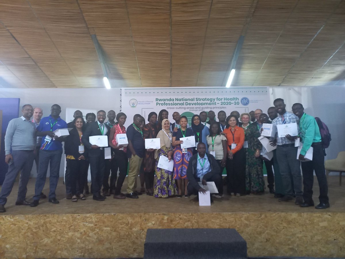 HamiltonArnald's tweet photo. Obrigado @wfsaorg por esta grande oportunidade que concedeu a todos os bolseiros, obrigado @SaferSurgery pelos oxímetros https://t.co/L1KQdPnWJl