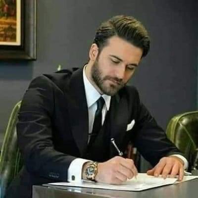 afandy_imad's tweet photo. @omnzako3 أنا لا أتغير بالمعنى السلبي الذي يفهمه العالم
لا تهمني مفاهيم العالم
أنا أتبدل بحسب ما يقتضيه دوري كإنسان
أرى الحياة مختلفة من كل زاوية أنتقل إليها
لذلك أراكم من الجوانب كلها
والودّ في القلبِ جميل
لكنّه حساس يحزن سريعا وقد يصعب رضاه
وبعض السعي بلا جدوى، وبعض الارتخاء يحتاج سعيا https://t.co/7anZD5jFpa