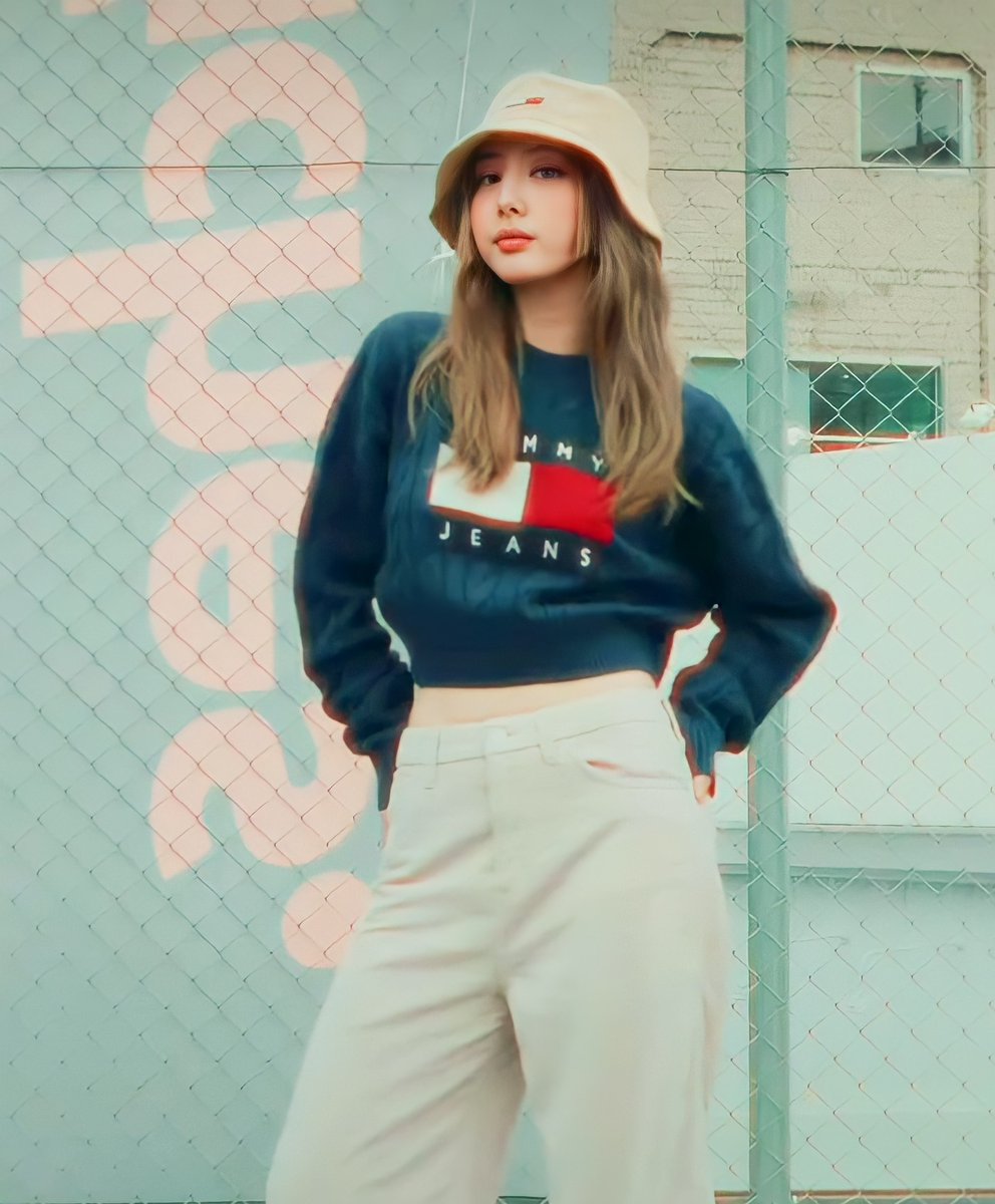 Wansu1020's tweet photo. Im-nayeon be slaying as a model for Tommy Jeans 🥵

#NAYEON #나연 https://t.co/EdsxFxzE95