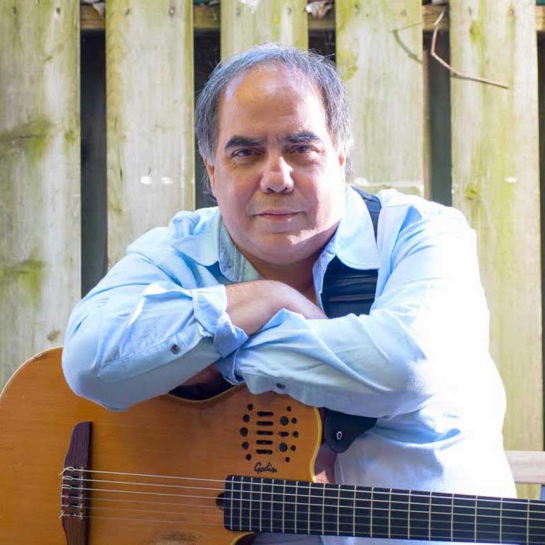 bernardorotundo's tweet photo. ¡Qué tristeza tan grande! 
Amanecimos con la nefasta noticia que nuestro amigo y gran guitarrista venezolano AQUILES BAEZ, 
ha fallecido en Alemania de un infarto fulminante. 
Estaba en medio de una gira en Europa promoviendo el talento musical venezolano.
Una gran pérdida. https://t.co/NiggZ9QJ0i