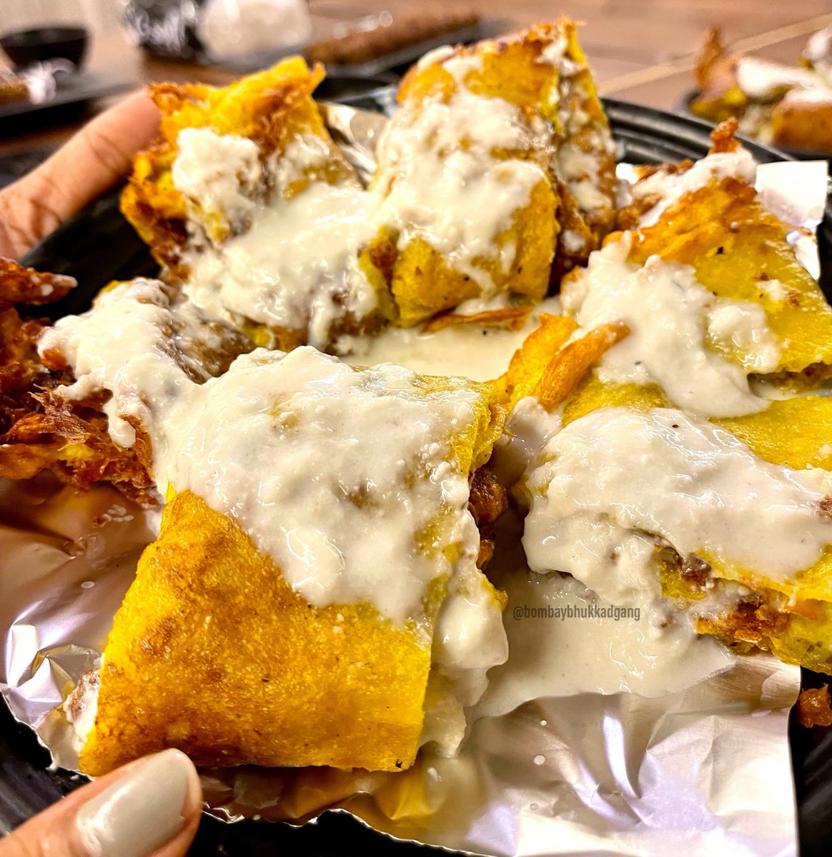 Bombaybhukkadg1's tweet photo. 📸In Frame: - Malpua with Rabdi
Well, I'm a big fan of Malpua, when it is topped with rabdi, its taste is really awesome. It is a traditional style sweet which is also called Indian pancakes.
#mumbairestaurants #bestrestaurants #bestsweets #specialoccasions #indiansweets https://t.co/JdWZ5JXuVO