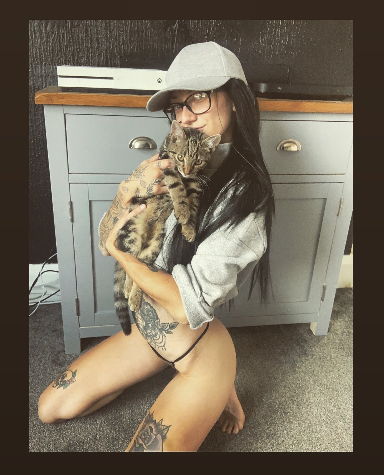 Do you like my pussy xo @AdmireMeVIP https://t.co/Aj53JVdefW