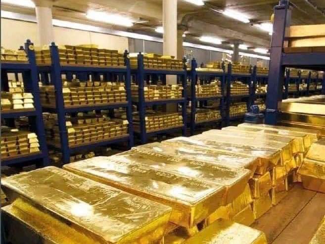 localrkyt's tweet photo. Inilah gudang simpanan emas "Bank Of England" yang dikatakan mempunyai jumlah simpanan jongkong emas bernilai lebih 200 billion pounds sterling atau bersamaan sekitar RM1,066,511,600,000.00. https://t.co/qlPERR31Ay