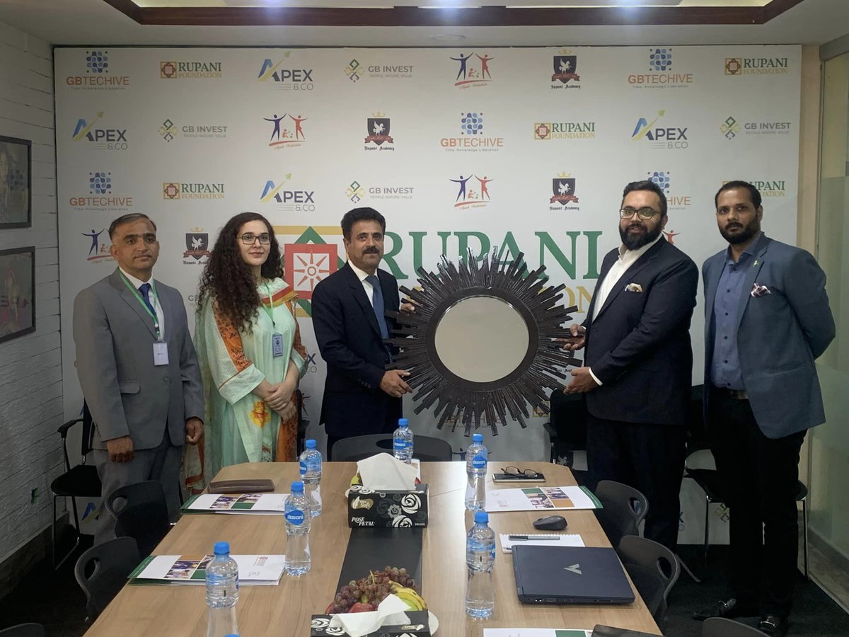 learnobots's tweet image. #LearnOBots has partnered with RUPANI Foundation to empower #schools in Gilgit Baltistan. @lagharifaisal met with GB govt. and Rupani on empowering #GilgitBaltistan  govt. #schools with #STEAM education, #Digital #skills and #entrepreneurship through public/private partnership