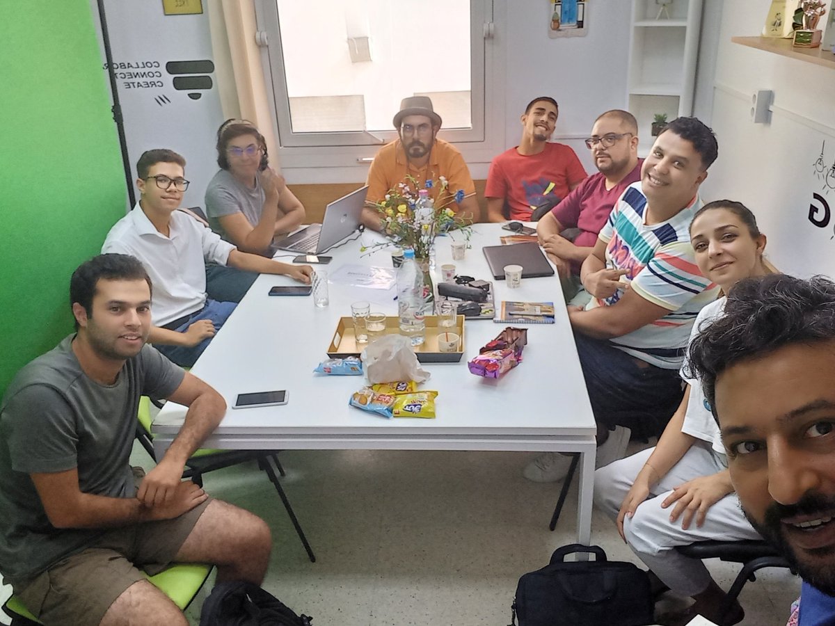 SirineBellafi's tweet photo. Une formation interne en Marketing Événementiel avec @SMCTunisia et @karim2k. Une formation enrichissante avec une équipe formidable. Positive vibes only 💪💪💪💪 https://t.co/el4oRJmxlU