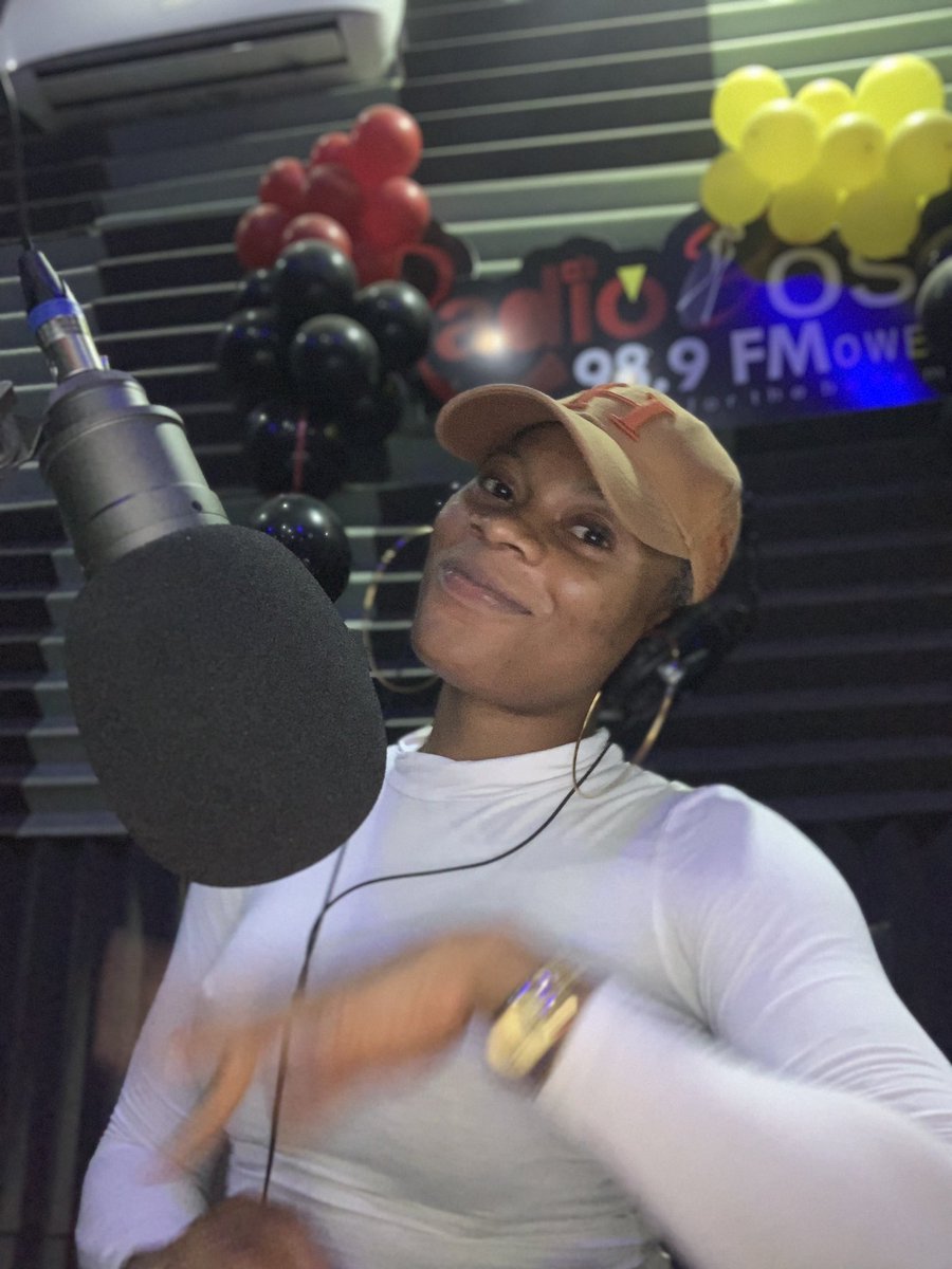 realmiriamcole's tweet photo. It’s time to Chill on #dalounge on @bossradio989FM with the Awesome girl https://t.co/kyOtGqQwz3