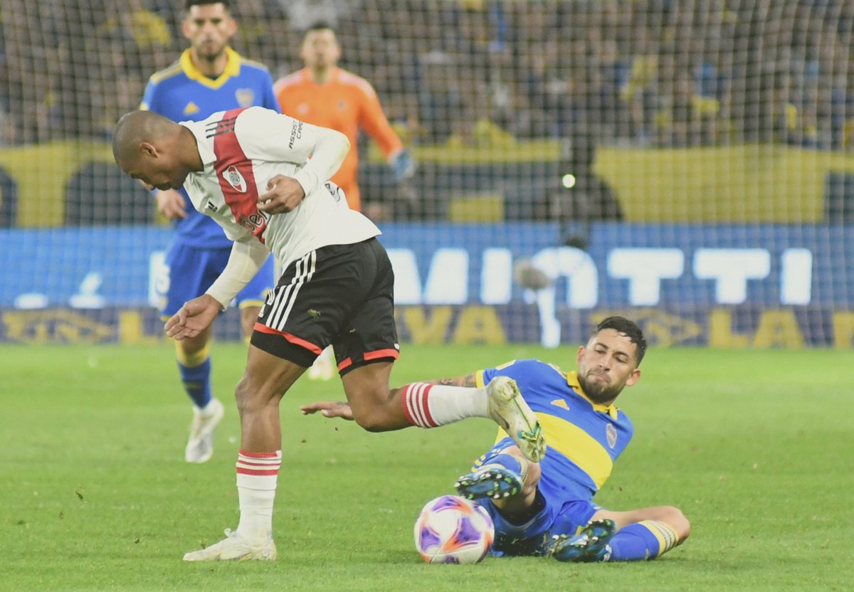 BocaJrsOficial's tweet photo. ¿Estás cómodo, Alan? ⚽️✨ https://t.co/dC9vOxpJMr