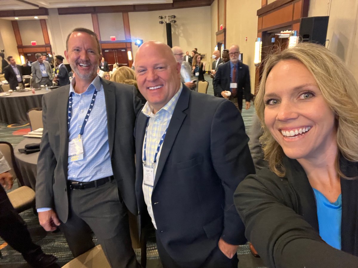Sogolytics's tweet photo. Networking with everyone at #NAFCU is amazing, and our team is having a blast. We hope to see you there! #BecauseExperienceMatters https://t.co/UAmkjfk1Cj