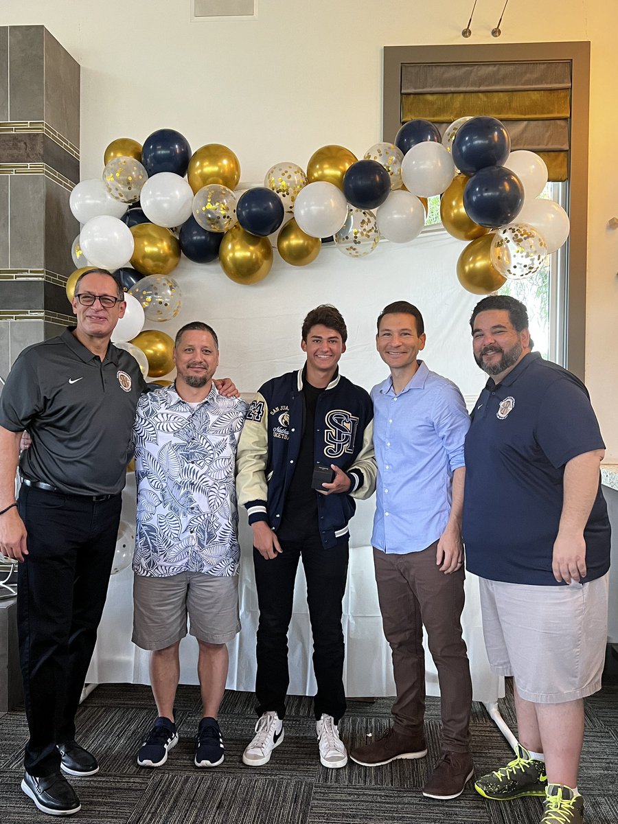 sjhhsbasketball's tweet photo. #Rings #Celebration @sjhhsbasketball #2022 #CIFSS #Div2A #CHAMPIONS ๐๐จ๐ฅ More Photos! https://t.co/HeNZcDEu5A