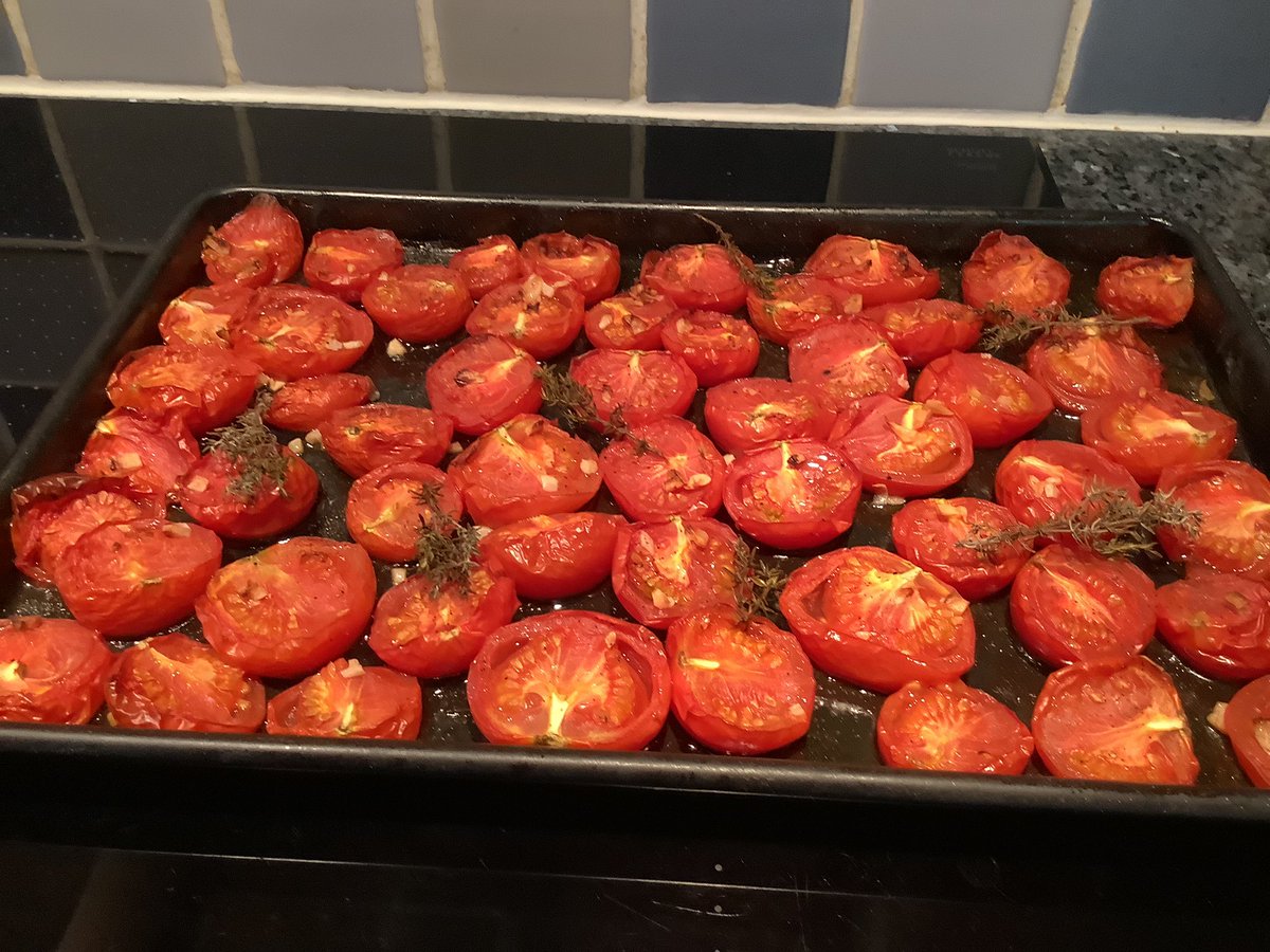 ScrabblejJudy's tweet photo. @bossproofreader Roasted and waiting to go through the sieve! Such a fabulous and sweet outdoor crop this year https://t.co/5M7Or8M573