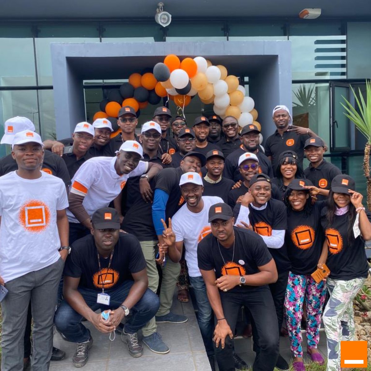 GroupOrangeServ's tweet photo. Au GOS S.A, nous nous engageons à être l’allié de confiance au service de la mutualisation des filiales de la zone O-MEA.
Nous sommes constamment à l’écoute de nos clients avec rigueur et professionnalisme pour nous adapter et anticiper leurs besoins.
#GOS #Mutualisation #OMEA https://t.co/iAoUKMqQt7