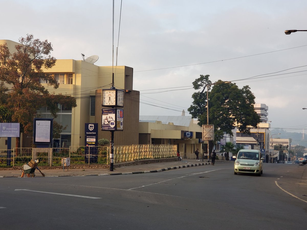 fatsanigunya1's tweet photo. The other two include:
#Kasungu to #Mkanda (Mchinji) via Mwase and finally, the #Chantulo (Mangochi) to #Khwisa Balaka via #Nankumba, Eastern #Bwanje ( Ntcheu)
The roads are going to improve connectivity for an #agro-based economy that #Malawi is, apart from creating employment https://t.co/duLzAFW1Ll