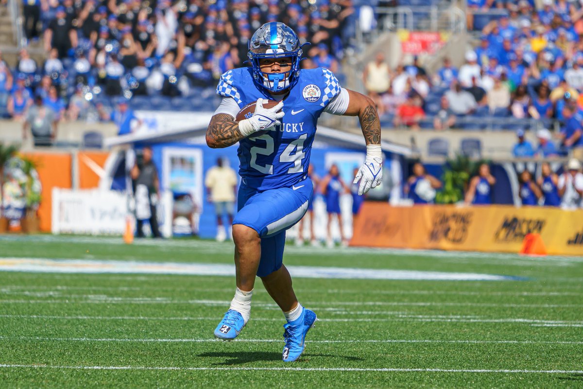 UKFootball's tweet photo. Chris Rodriguez Jr. will be available to play at Ole Miss on Oct. 1. Excited to be getting @CROD_JR back. Go Cats. https://t.co/Pbzsj0H7jK
