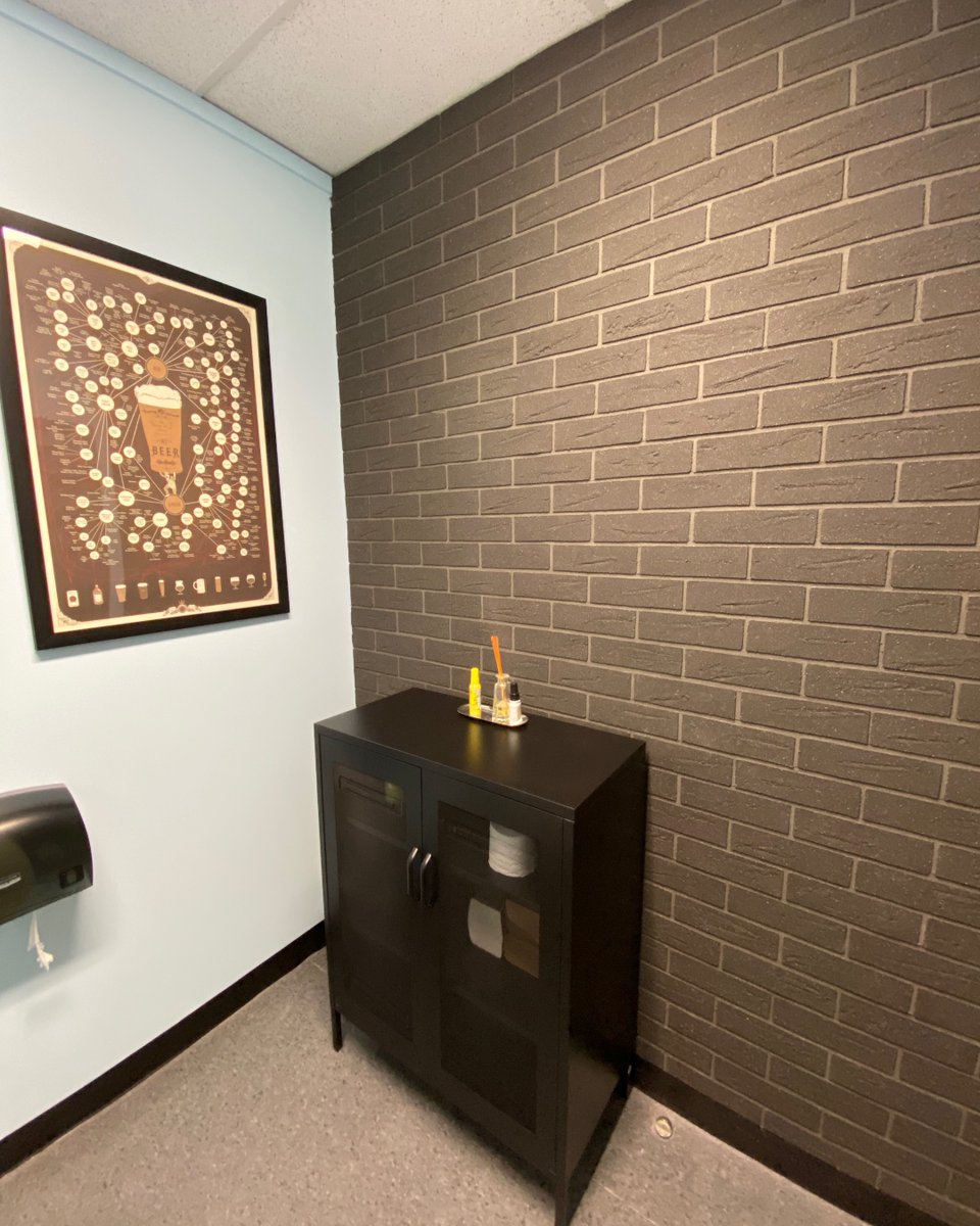 ZS2Technologies's tweet photo. Looking to do a little interior facelift? TechBrick is perfect for spicing up an area or adding an eye-catching accent wall. Just look at our newly redone TechCentre bathrooms!
#InteriorBrick #BrickFascade #SustainableBuilding #CalgaryConstruction #GreenBuilding #GreenBuild https://t.co/40QUwPLQGC
