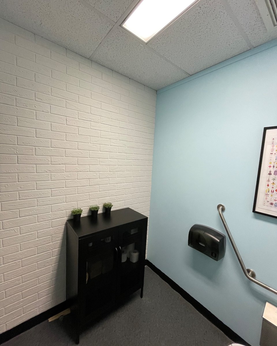 ZS2Technologies's tweet photo. Looking to do a little interior facelift? TechBrick is perfect for spicing up an area or adding an eye-catching accent wall. Just look at our newly redone TechCentre bathrooms!
#InteriorBrick #BrickFascade #SustainableBuilding #CalgaryConstruction #GreenBuilding #GreenBuild https://t.co/40QUwPLQGC
