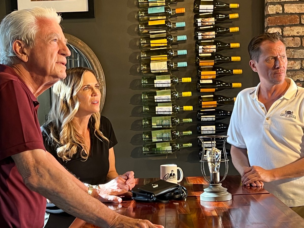 imcorinnemec's tweet photo. On set of #Worked2Death with #actors #KellySullivan &amp; #MarcoStJohn shooting in beautiful #OceanSprings #Mississippi Now in #postproduction and near completion.

#written #produced #costarring myself lol and #directed by #KyleRankin 💯 #murder #mystery #thriller #romance #movie https://t.co/tWDIPSRoYd