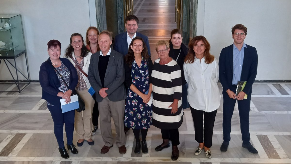 Look at those happy faces ☺️! The ENNHRI Board and Secretariat are meeting today and tomorrow in Helsinki 🇫🇮 to discuss vital network matters. Thanks @FIN_NHRI for hosting! Read more about the 6⃣ #NHRIs on ENNHRI's Board and who represents them👉ennhri.org/about-us/gover…