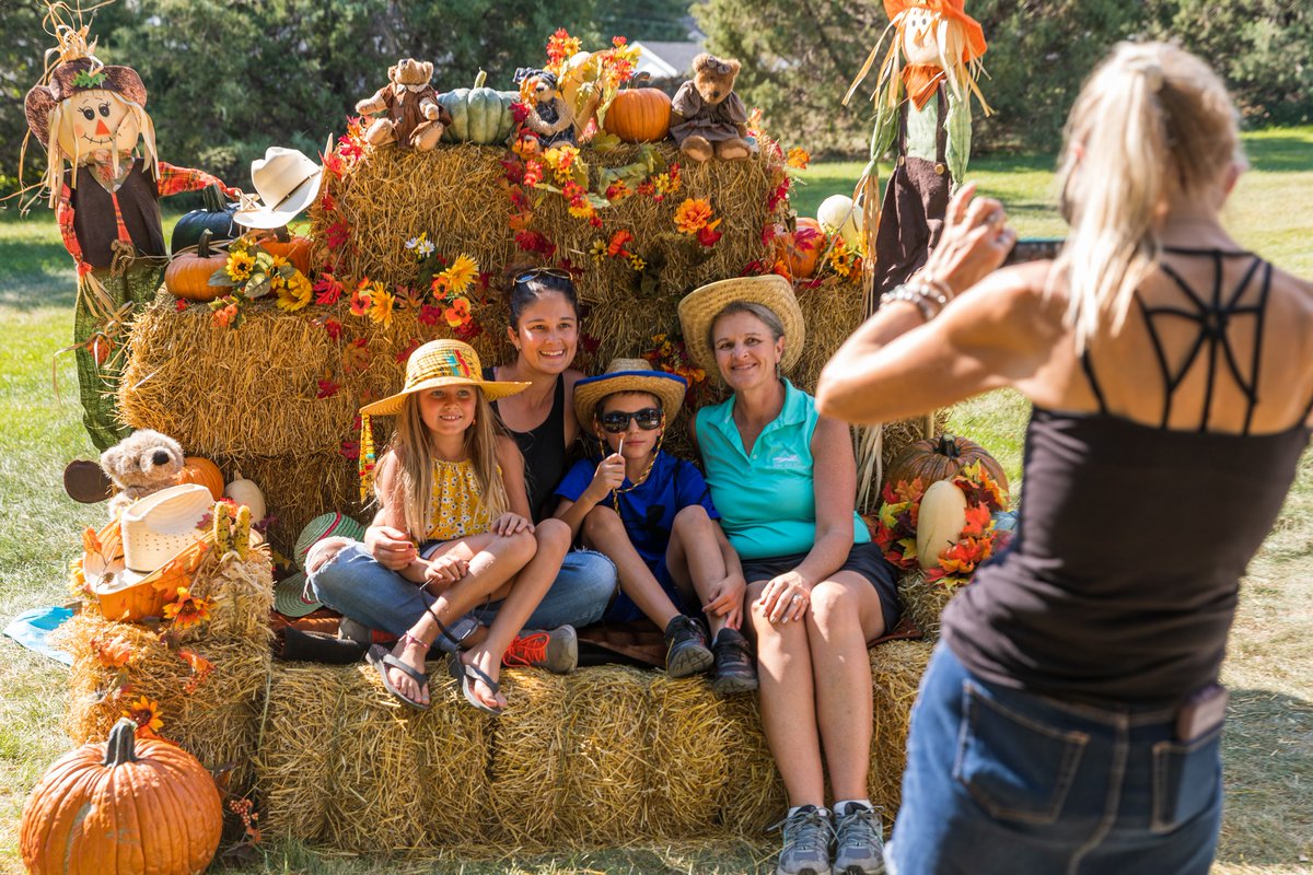 DickinsonCVB's tweet photo. Harvest Festival THIS Saturday!🍂
Here Comes Fall! Enjoy the pumpkins, wagon rides, games, music, vendors, a temping selection of food trucks, and more! FREE admission - a great Fall event for everyone! 

Saturday - 11am-3pm at the DSU King Pavilion

https://t.co/EIwcKsN8QG https://t.co/dE7fP2lk8m