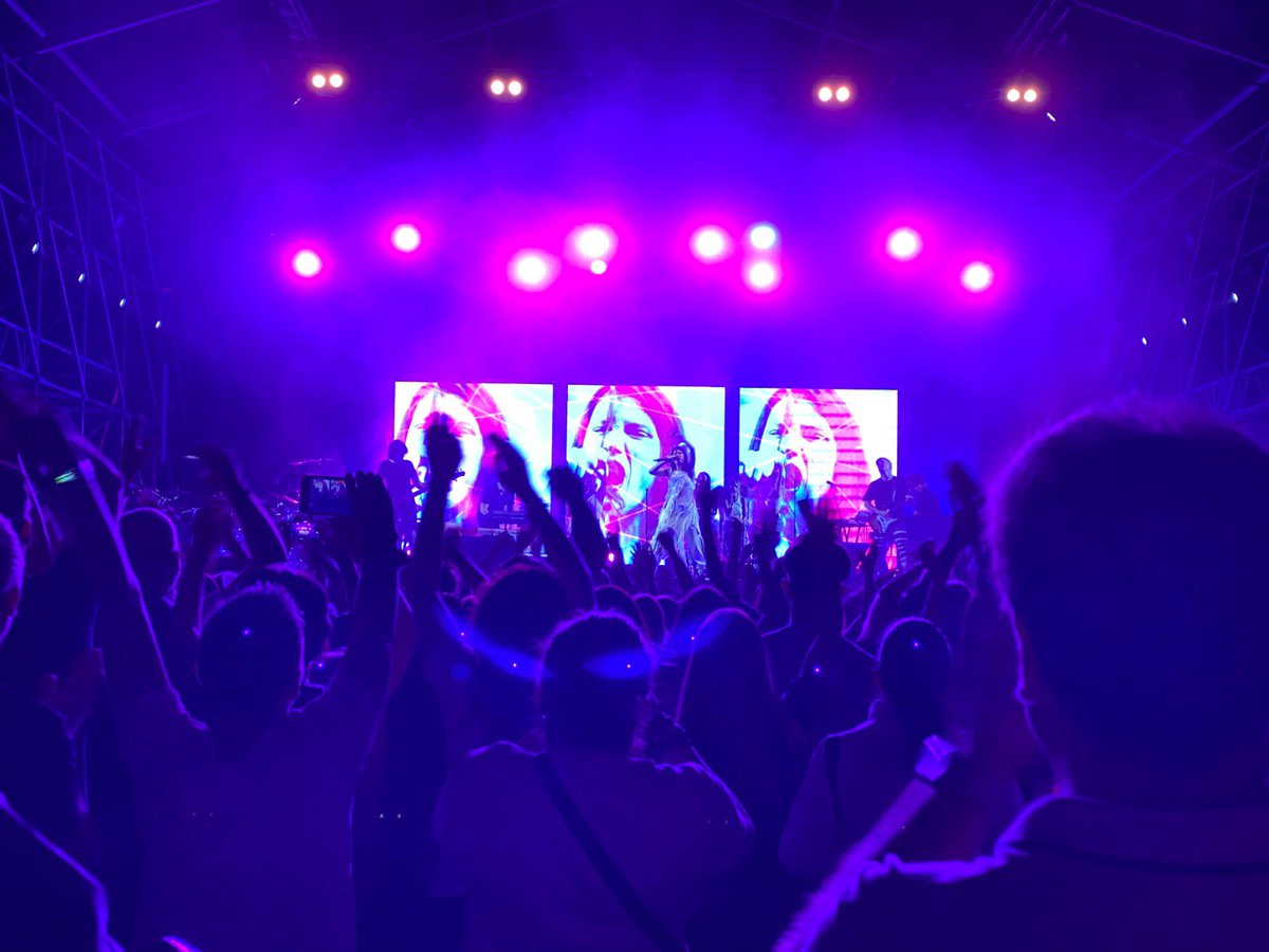 Connect4Climate's tweet photo. πΈ at #BackToTheFuture last night with @elisatoffoli π€if youβre heading to the concert, check out the Green Village, a space showcasing arts, spreading sustainable tips and more! Hit π if you agree we must work together for a more sustainable future for music! #Music4Climate https://t.co/ItW2JYzoCG