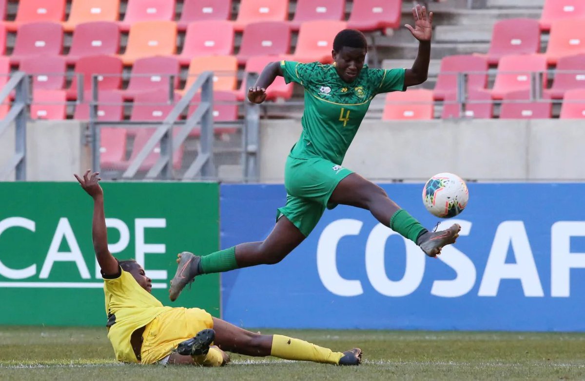 Radio2000_ZA's tweet photo. 📻 It's #GameTimeOn2000 with @MofokengBrian standing in for @MotshidisiM 📻
⏲️ 18h00 - 19h00
Tonight its #TheWeekendRewind
🗣️ @Simphiwe_Dludlu joins us to chat COSAFA Cup
🗣️ Siviwe Shakes Soyizwapi joins us to chat Sevens World Cup
🗣️ @PrinceNdiweni joins us to chat #ItalianGP https://t.co/gMR4s0aUth