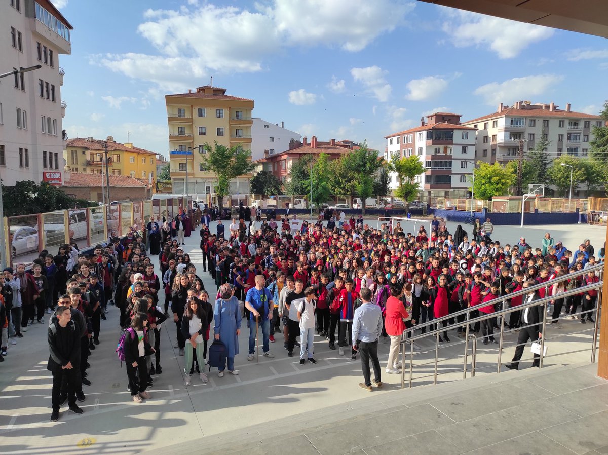 nerbakaniho's tweet photo. 2022-2023 yeni eğitim öğretim yılımız; öğrencilerimize, öğretmenlerimize ve velilerimize hayırlı olsun. Başarı, huzur ve sağlık dileriz. https://t.co/FSLSc6r799