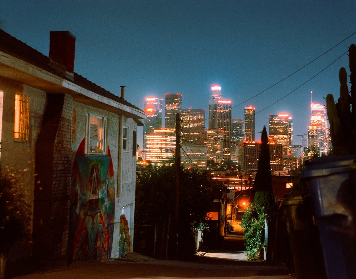 takeuchifilm's tweet photo. Nights on film https://t.co/atUxVeLF1W