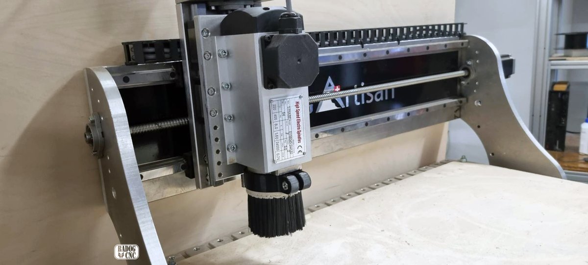 BadogCNC's tweet photo. Il suffit de le brancher et de laisser le nettoyage commencer. Apprenez à utiliser la CNC et commencez à construire vos objets. Plus de machines et d'outils dans notre atelier, venez nous rendre visite au Bd Pérolles. #artisan #cleaning #machines #CNC #Badog #Fribourg #HRC51 https://t.co/1ijET7DqLi