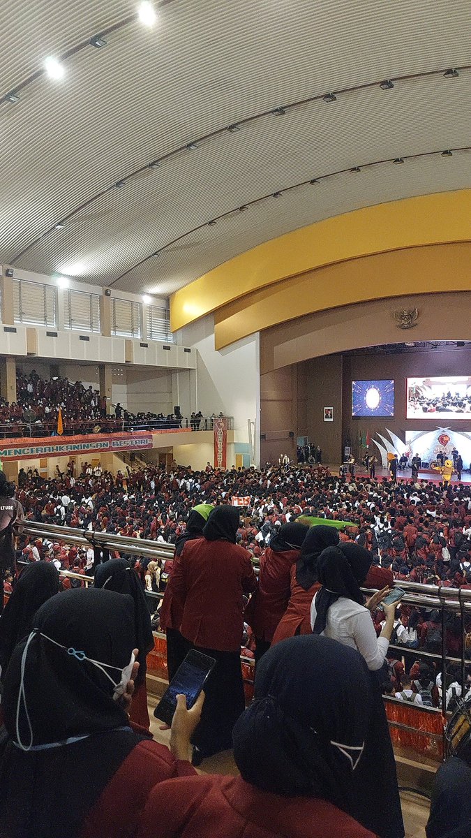 deaayukusuma2's tweet photo. kesan dan pesan saya pada hari-H MATAF UNIV di Universitas Muhammadiyah Yogyakarta seru bangettttt sampe abis suara saya yel-yel. btw pesannya semoga next mataf lebih seru lagiiii!!
#ManifestasiNilaiProfetikMencerahkanInsanBestari 
#MATAFUMY2022
#UniversitasMuhammadiyahYogyakarta https://t.co/oyf5wx1ryu