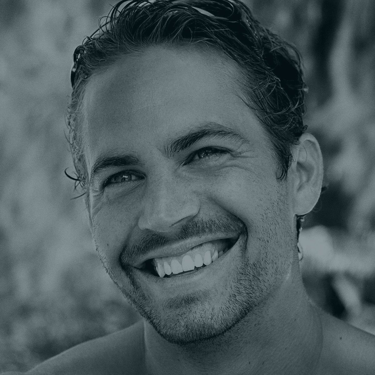 RealPaulWalker's tweet photo. Join the @PaulWalkerFdn in honoring Paul’s birthday today by grabbing exclusive #DoGood merch which benefits the PWF Scholarship Fund! https://t.co/JQf3GhYC5z

#HappyBirthdayPaul #TeamPW https://t.co/6NrQSuAASe