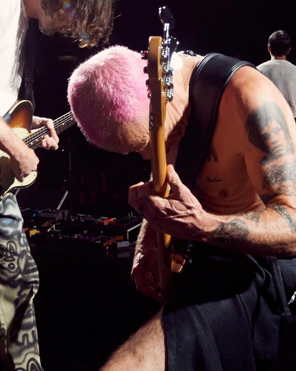 ChiliPeppers's tweet photo. 🖤 Boston https://t.co/DhLRCcKLQV