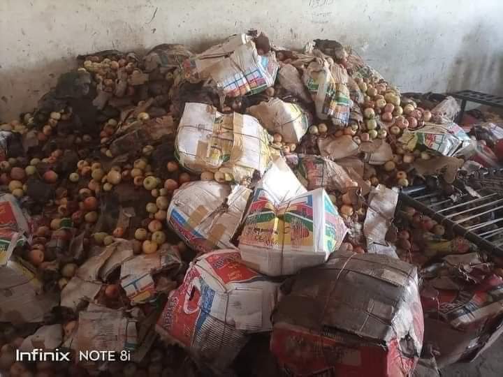 dawoodbtzi's tweet photo. Three main arteries of Balochistan, i.e #FortManro in Panjab, Danesar in Sherani & Bolan pass aren't operational causing food shortages & economic murder of farmers. Social media activists hv repeatedly raised their voice but to no avail. Many drivers & a child have died to date. https://t.co/WQeCI6kHKN