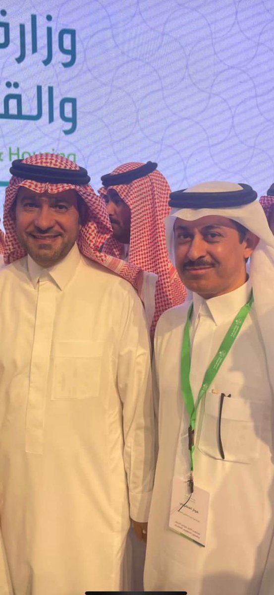 villacourt_ksa's tweet photo. تحت رعاية وزير الشؤون البلدية والقروية والاسكان
@majedhogail
 تم تكريم #شركة_فيلا_كورت_للتطوير_العقاري  
ممثلة برئيسها التنفيذي م.فواز العنقودي 
@alangoudi

 في الملتقى الاول لبرنامج تمكين المطورين العقاريين ضمن 46 شركة https://t.co/U2RnT9Rzjc