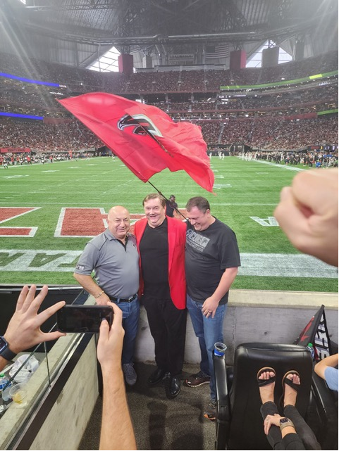 FlagshipSG1's tweet photo. Thank you #Fleetcor for being a valued client and partner with Flagship! It was a pleasure hosting the Fleetcor team to kick off football season with the #AtlantaFalcons https://t.co/ljqhqFNGqV