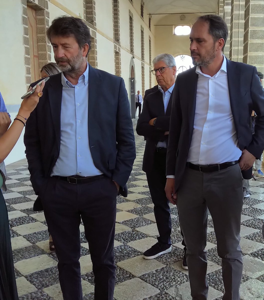Con il Ministro della Cultura <a href="/dariofrance/">Dario Franceschini</a> a Villa Manin all’amideria Chiozza e al Castello di Gradisca. Il nostro patrimonio culturale e’ ricchezza immensa del Paese ma va sostenuto, tutelato e promosso ancora e sempre di più. Grazie! Con <a href="/serracchiani/">Debora Serracchiani</a> <a href="/GibelliTiziana/">Tiziana Gibelli 🇪🇺🇮🇹🇺🇦🇮🇱</a>