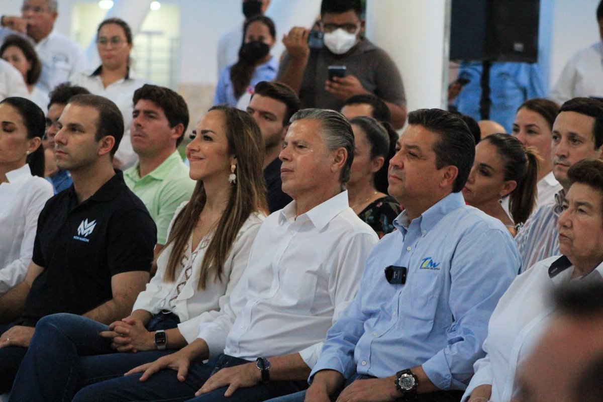 Me llena de satisfacción ser parte del resultado que obtuvo el Parque Urbano “Laguna del Carpintero” con la inauguración de un espacio gastronómico acompañado de un área de juegos. 

El Gobernador <a href="/fgcabezadevaca/">Fco. Cabeza de Vaca</a> le cumplió a #Tampico. Hoy es la 2ª ciudad más segura para vivir.