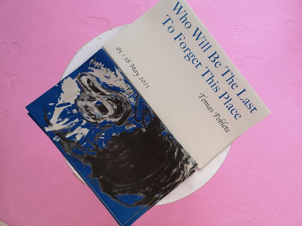 C_T_2_0's tweet photo. Did you know that CT20 have a Risograph printing service? 

We have designed, printed &amp; packed many projects, including this booklet for @DePob's exhibition in our project space last year.

Get in touch if you have a project in mind! DM us or email info@ct-20.org to start a chat. https://t.co/CaW5C30eXK
