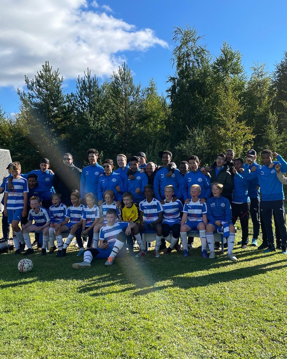 AckermannMalin's tweet photo. Fotboll förenar - SD förgör 
Lycksele IF fotboll rymmer olika kulturer. Det är en del av vår styrka. Igår sa en spelare att han är beredd att bli skickad tillbaks 
- Jag är beredd. Jag har betalat tillbaka det ni gett mig när jag kom. Genom skatten. Men vi vill ha alla kvar ❤️ https://t.co/0hczUbztm5
