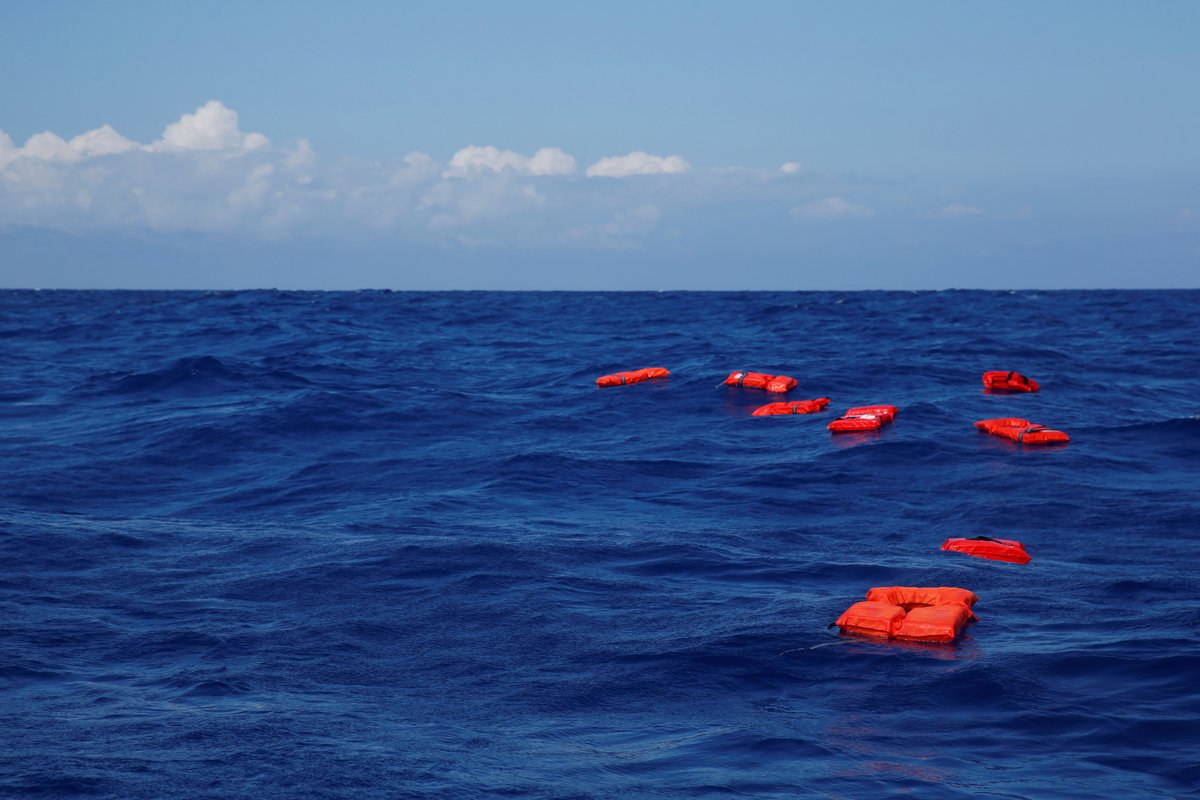 ajplus's tweet photo. 6 Syrian refugees were found dead of thirst and hunger on a boat near Italy — including 3 children, says the UN.

Almost 1,200 people have died or gone missing in the Mediterranean this year. The EU does not conduct rescues.

NGOs say: "The intention is to let people die at sea." https://t.co/RwZwqzrjvg