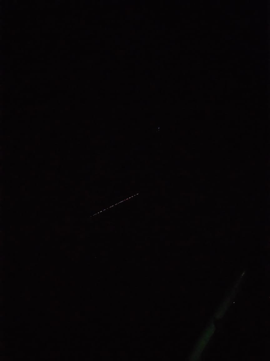 harshitfrom2004's tweet photo. this train like object moving with a normal speed is seen in sky #UttarPradesh uttarpradesh https://t.co/YdTQWG9Y1d