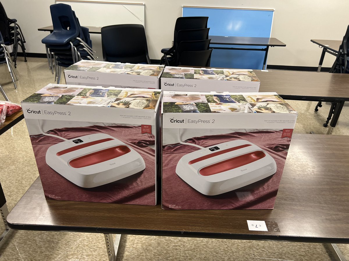 ExploreFarnsley's tweet photo. We received a few more items and got around to unboxing everything. High quality materials lead to a high quality CTE experience! @JCPS_MS_EA @JCPSAsstSuptMS https://t.co/oIkjXUv1dl