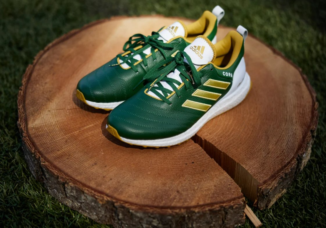 pustulkaa's tweet photo. Major League Soccer i Adidas stworzyły specjalną kolekcję Ultraboost X COPA 👟 Personalizacja całkiem zacna 😍
Jak Wam się podoba? Tutaj Portland Timbers i ważne detale, np. gwiazda za mistrzostwo czy naszywka PTFC przy sznurówkach, o nazwie na języku nie mówię. #MLSp #RCTID https://t.co/oRnRTew6FQ