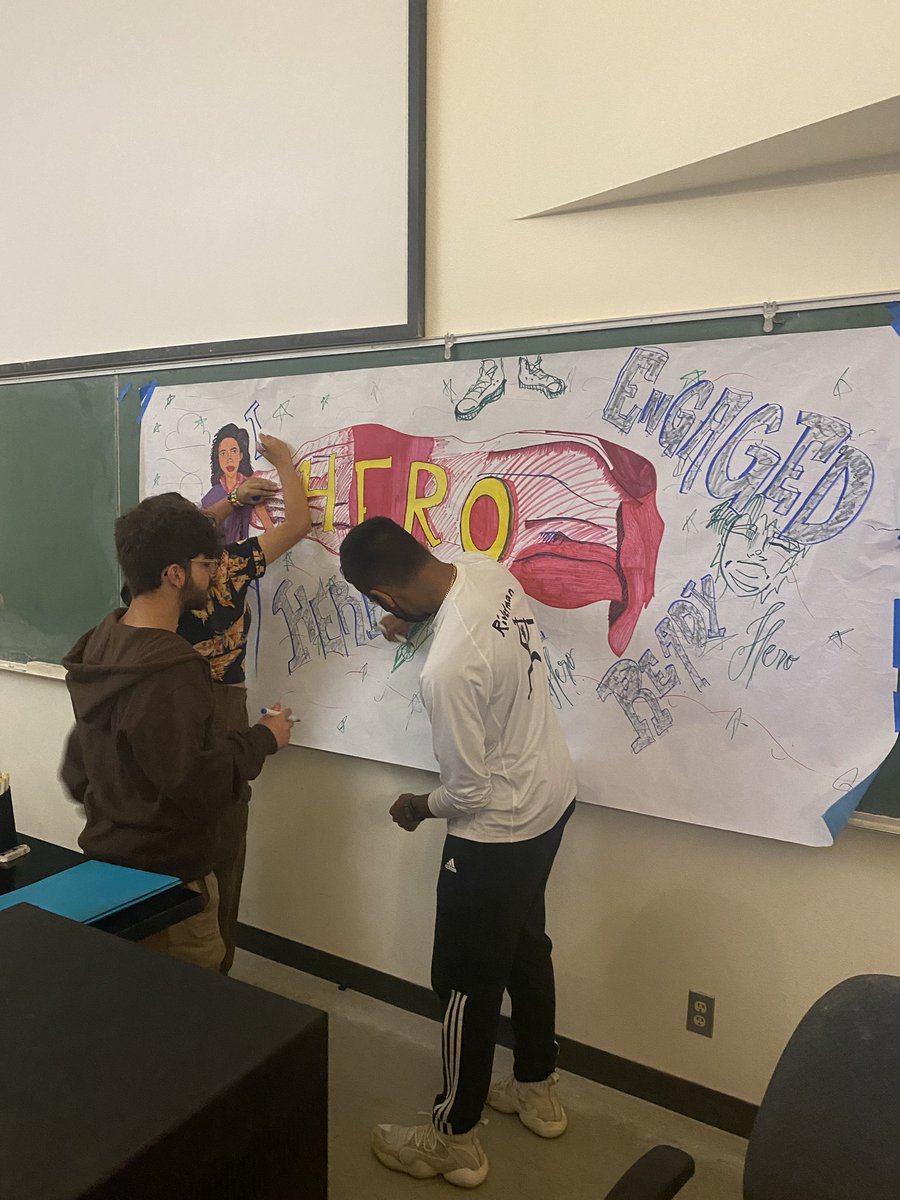 AntonioGipson10's tweet photo. Spent a little time this morning at Early College High School as the worked on their 2022 Attendance Awareness Campaign Posters “Stay Connected, Keep Learning!  Awesome work👏🏾👏🏾👏🏾 
 @FSUSD_ECHS https://t.co/8PnbGGRegF