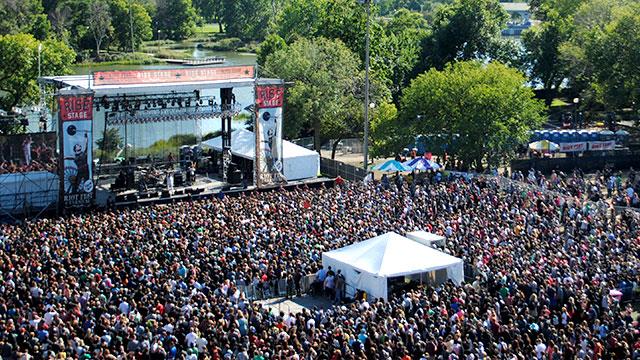 RiotFest's tweet image. Malört time. Wipe the crust out of your eyes and retweet at a friend who loves the stuff for your chance to win a pair of tickets to Riot Fest from @JeppsonsMalort.  21+ #MalortFace