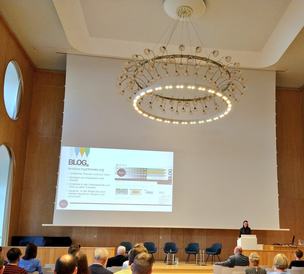 thiliel's tweet photo. . @Textplus_NFDI Blog sucht dringend Gastbeiträgerinnen für https://t.co/XipI9Mo5G3! #TextPlusPlenary #WievieleFrauen https://t.co/HuIrpfXgdm