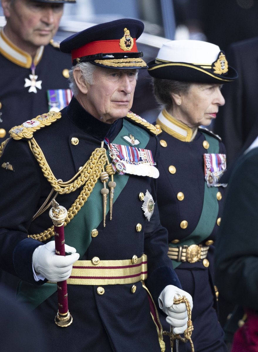 RegalEyes's tweet photo. HM King Charles III and The Princess Royal follow their mother HM Queen Elizabeth II coffin into St Giles Cathedral in Edinburgh. https://t.co/rWG9VceB6w