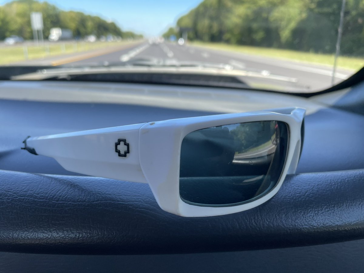 JayGoast's tweet photo. I’ve had these glass for over 8 /9 years! They have literally gone through absolute hell ! They traveled the country multiple times, lost and found but it’s time for a new pair. They have stood the test of time. @spyoptic wanna hook me up with another pair of these? https://t.co/iEJmjRftOA